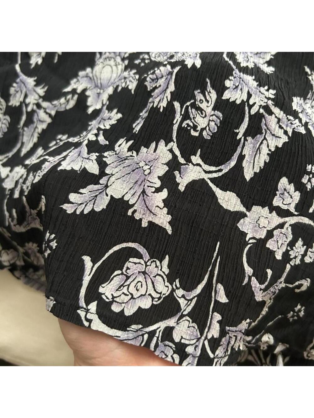 Black & purple floral textured silk midi skirt with zipper closure - Picture 3 of 7